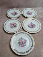 Lot de 5 assiettes plates en porcelaine de Limoges – Décor floral et dorures