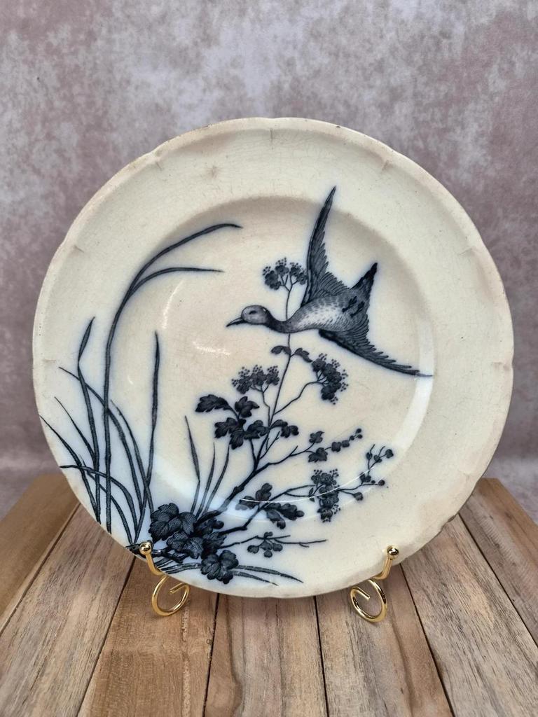 Assiette ancienne Longwy – modèle Japonais – décor oiseaux noir & blanc