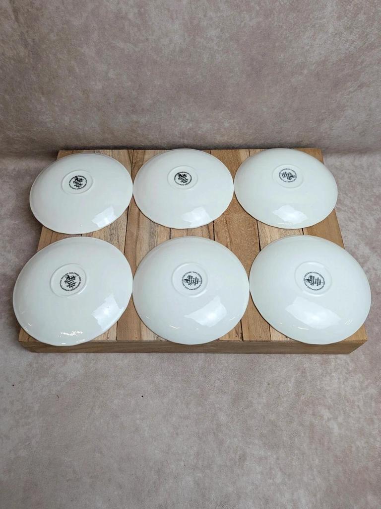 Lot de 6 sous-tasses Churchill England