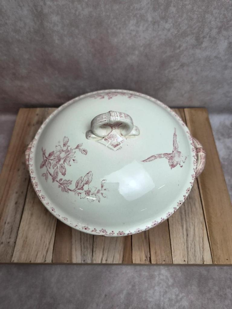 Petite soupière ancienne Sarreguemines modèle Favori rose – Terre de fer