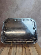 Plateau ancien en métal argenté décor floral gravé – style victorien