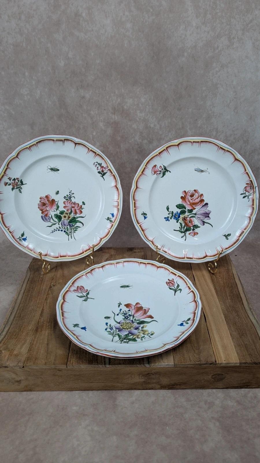 Lot de 3 assiettes anciennes Luneville décor floral & insectes