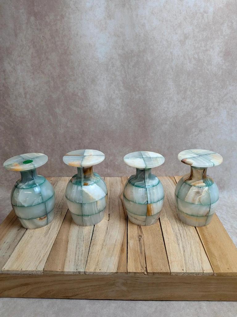 Lot de 4 verres à pied en onyx vintage