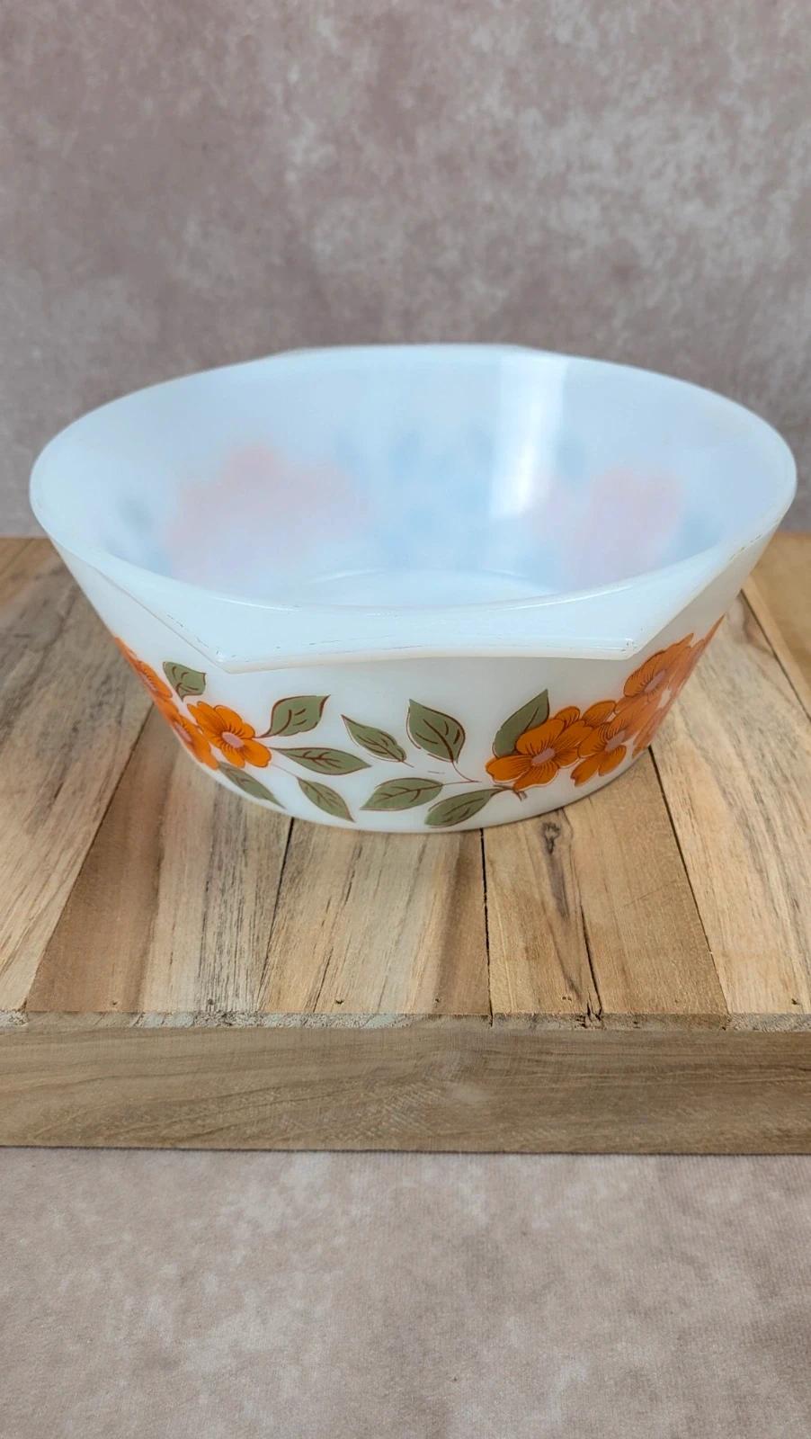 Grand plat Arcopal fleurs orange