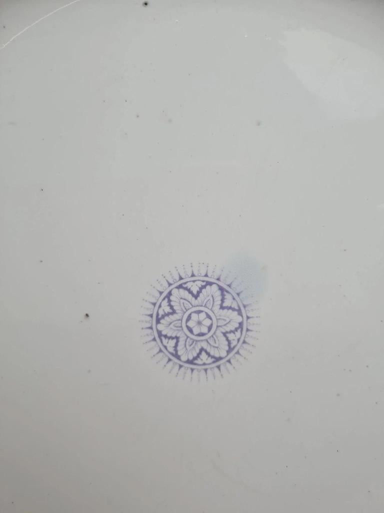 Grand plat rond ancien Jules Vieillard Bordeaux – décor mauve – faïence ancienne 💜