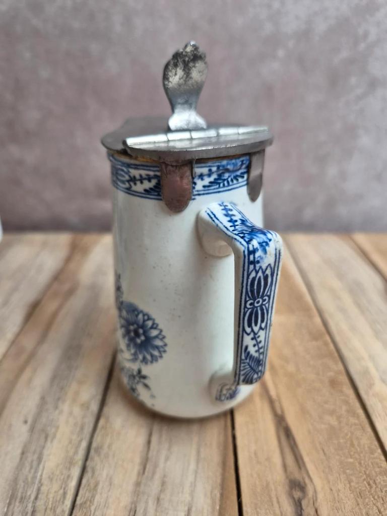 Paire de pots à lait anciens Boch Frères Keramis – modèle Saxe