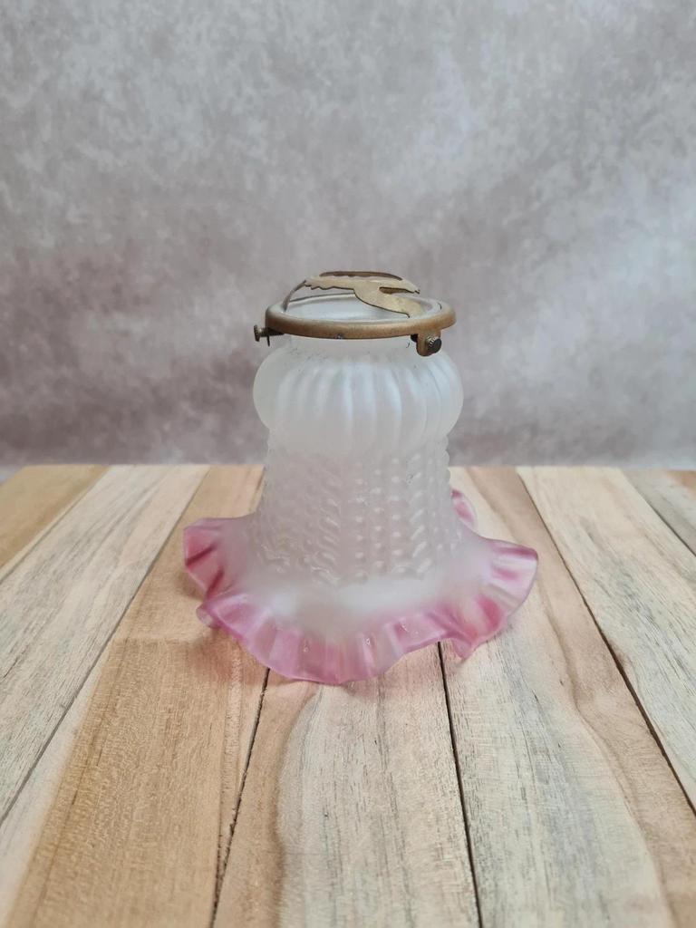 Applique / abat-jour vintage verre moulé rose givré – style tulipe 🌸