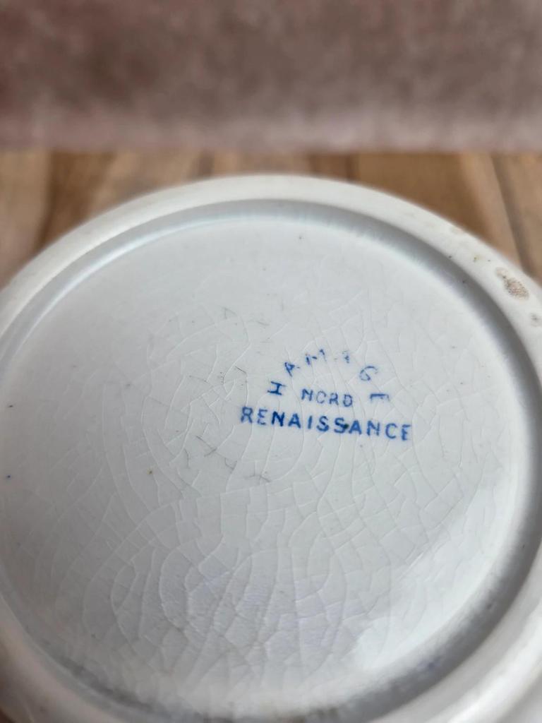 Grande tasse à chocolat ancienne Hamage Nord Renaissance – Terre de fer, décor bleu & blanc rare
