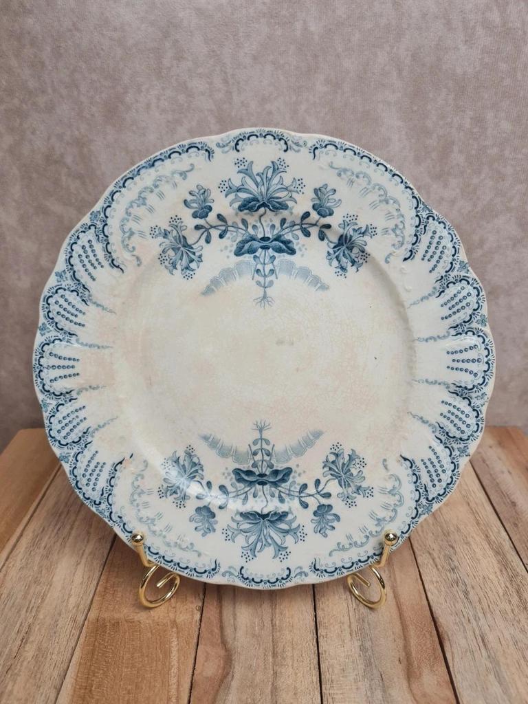 Assiette ancienne Saint-amand & Hamage modèle Régence – décor bleu dentelle