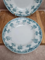 Lot de 2 assiettes creuses anciennes, Terre de Fer, Saint-amand modèle Prima