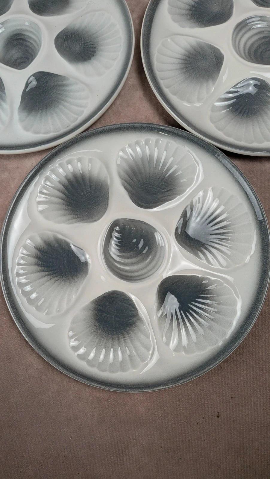 Lot de 5 assiettes à coquillages – moules en relief – faïence vintage