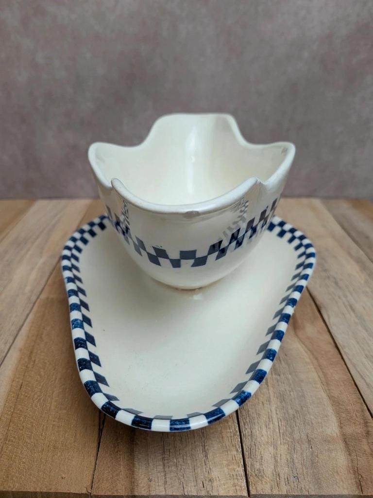 Saucière Terre de fer Salins modèle Damier