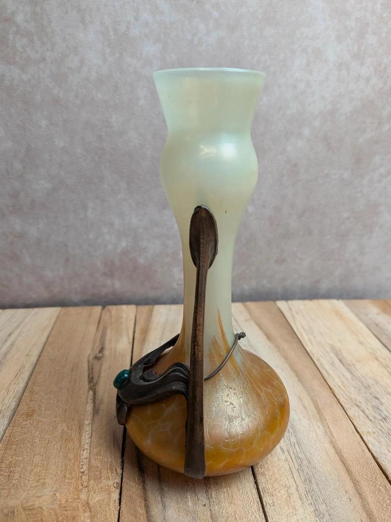 Vase Art nouveau 1900 – Ferdinand von Poschinger attribué – Verre à l'uranium irisé