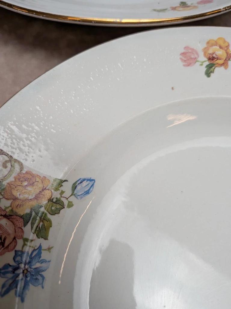 Lot de 8 assiettes creuses anciennes Faïencerie d’onnaing