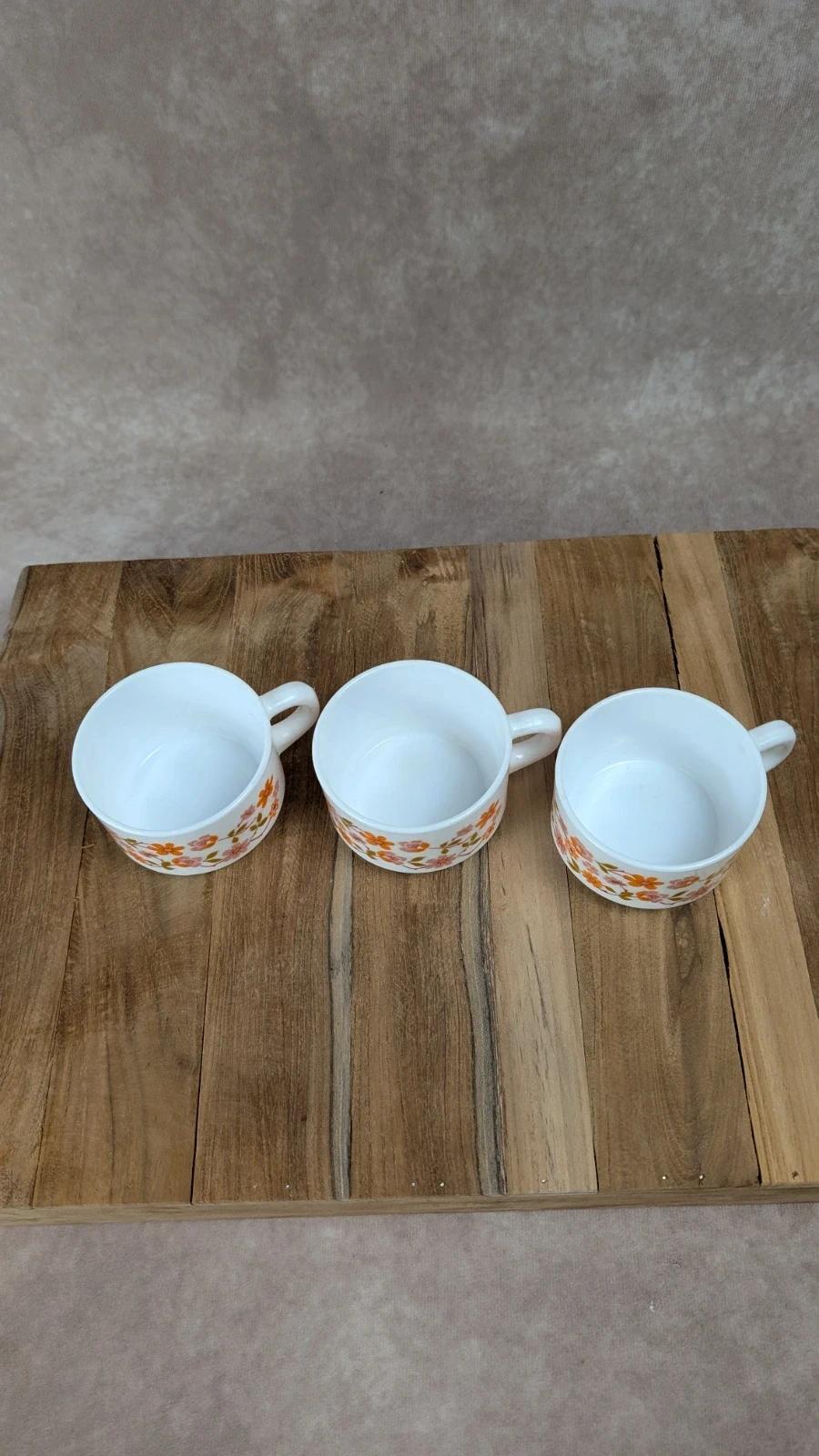Lot de 3 tasses Arcopal vintage à fleurs orange