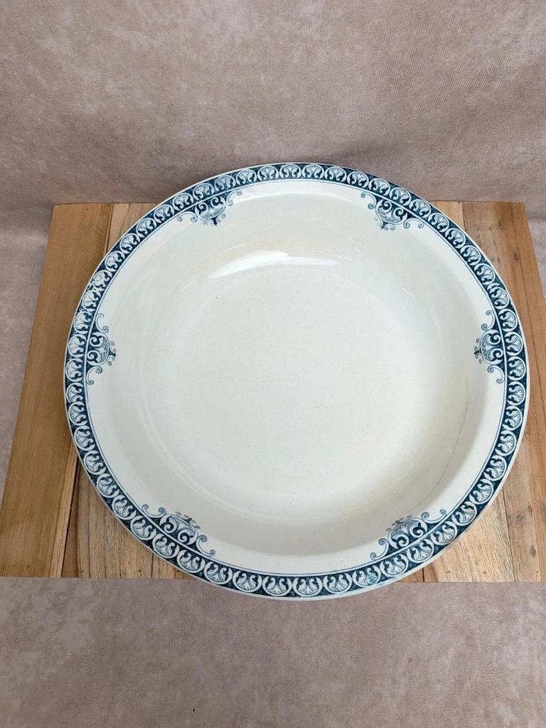 Plat creux Terre de Fer St Amand modèle Andrinople