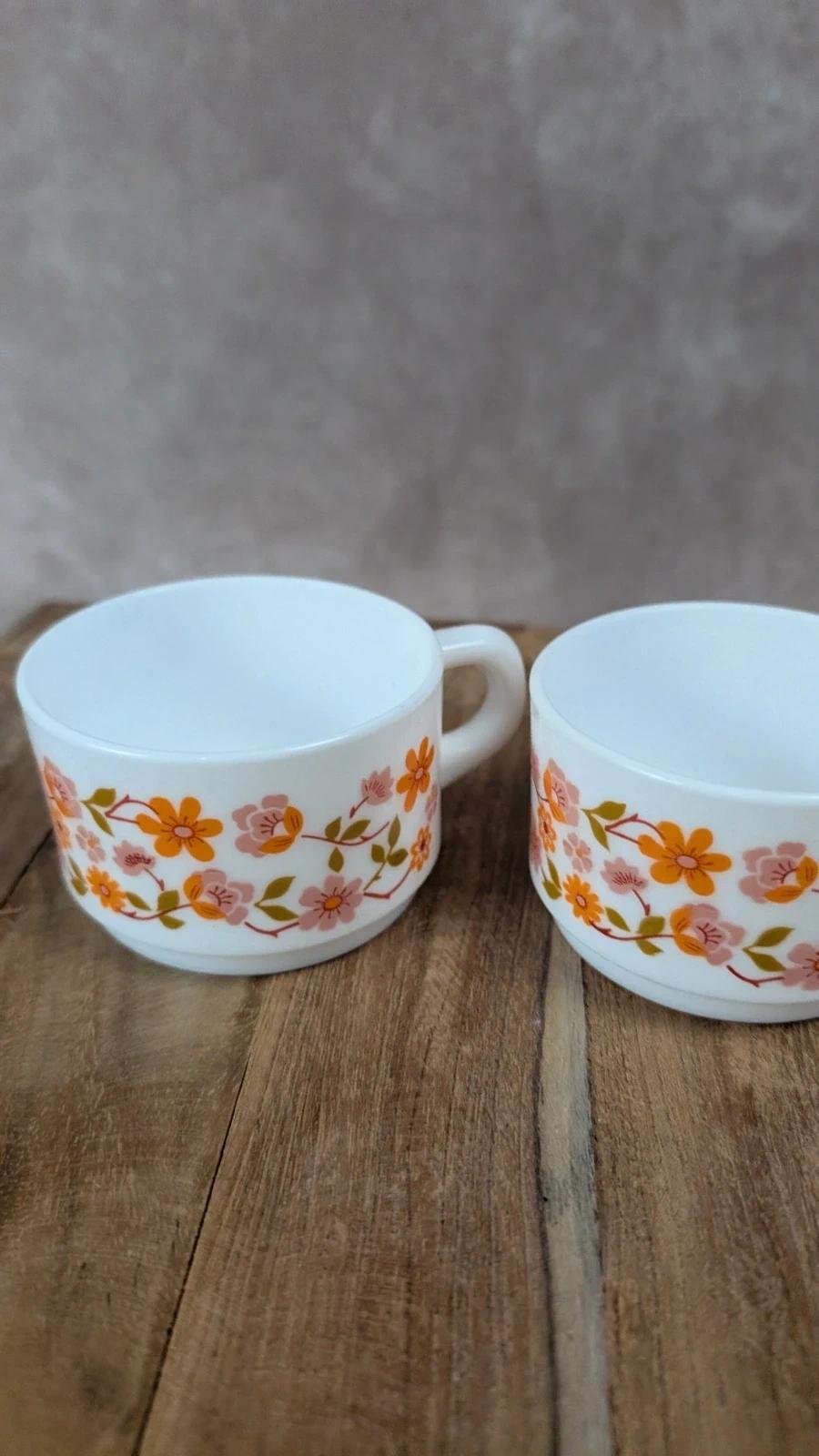 Lot de 3 tasses Arcopal vintage à fleurs orange