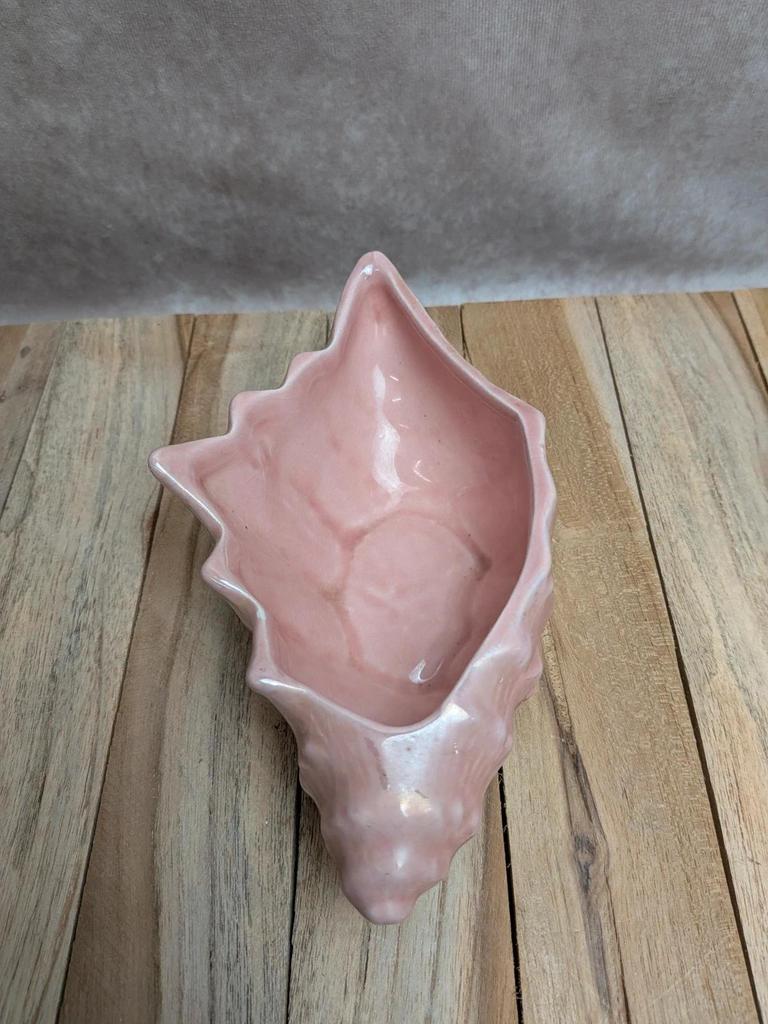 Coquillage vintage rose nacré – céramique portugaise – vide-poche déco bord de mer