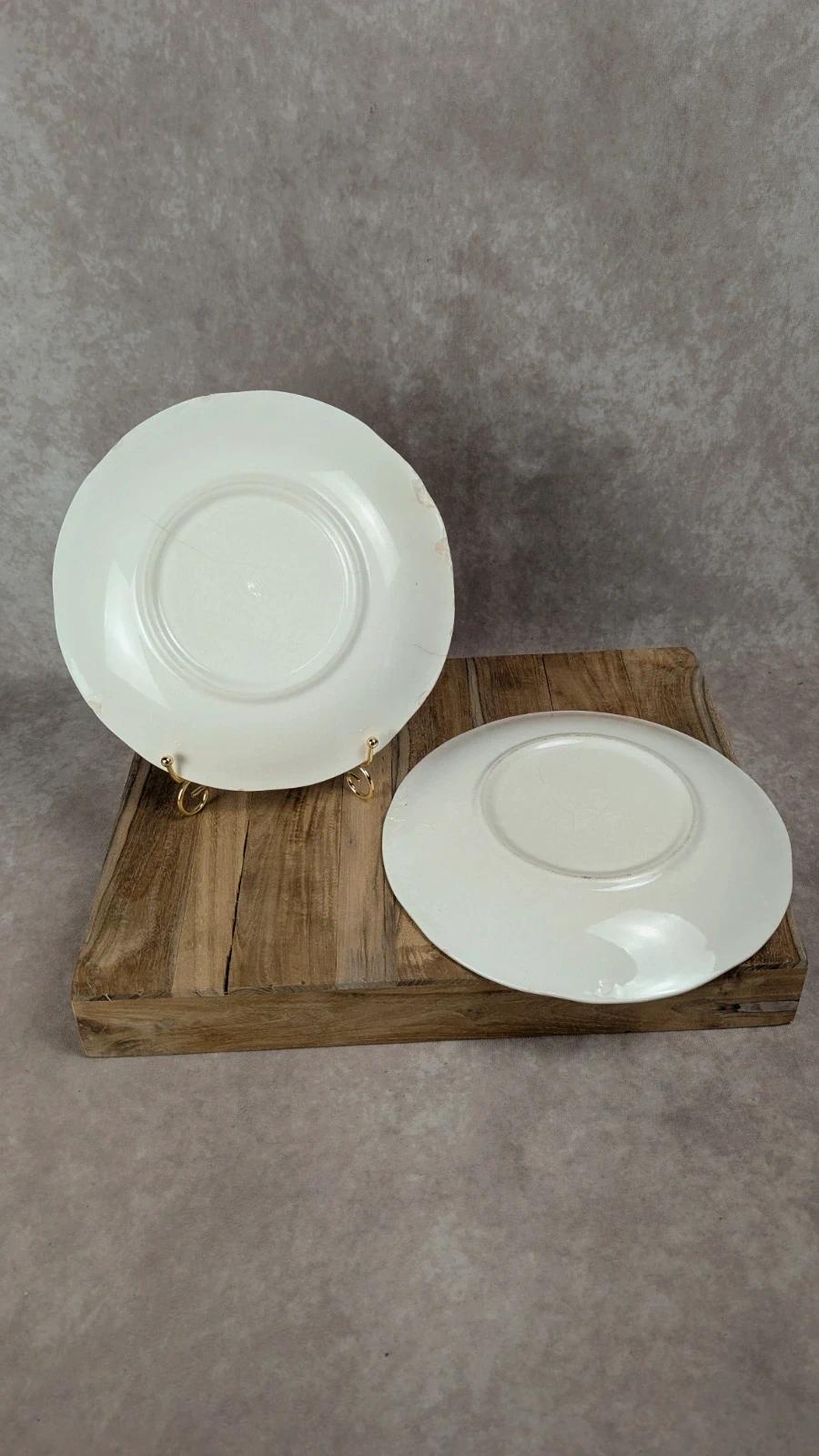 2 assiettes anciennes Gien décor bleu Bp motif paysage