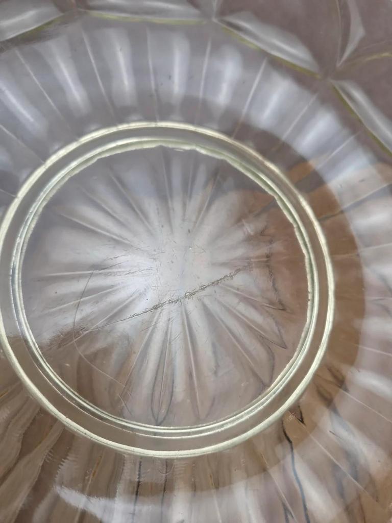 Grand plat ancien en verre ouraline – 31 cm