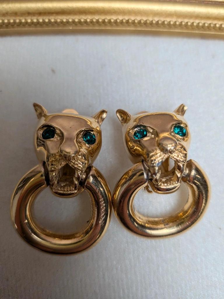 Boucles d’oreilles Givenchy panthère vintage années 80 doré yeux verts Swarovski