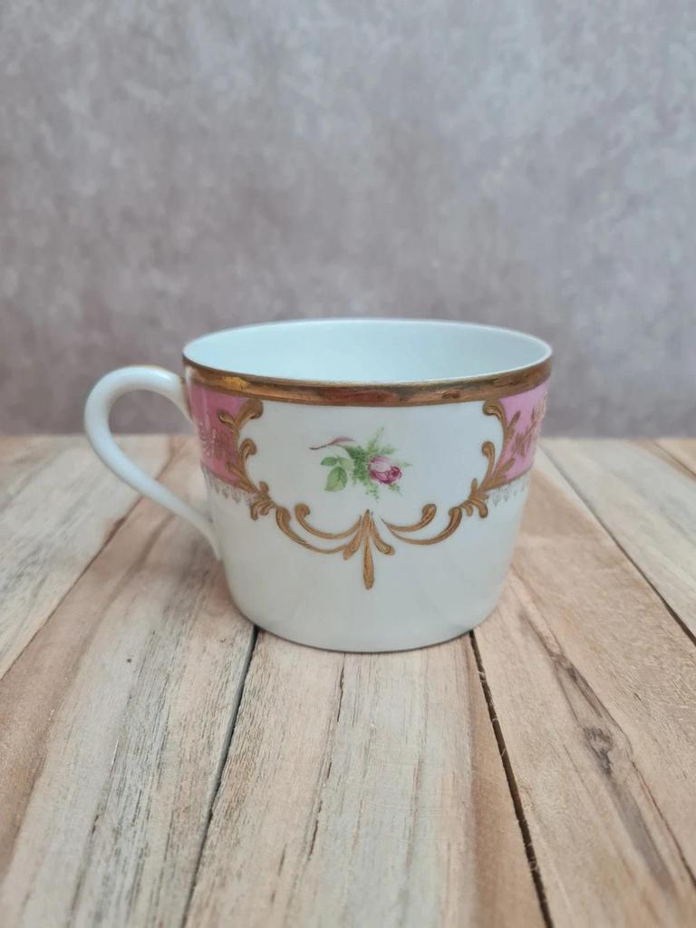 Grande tasse ancienne Limoges Giraud décor main doré rose