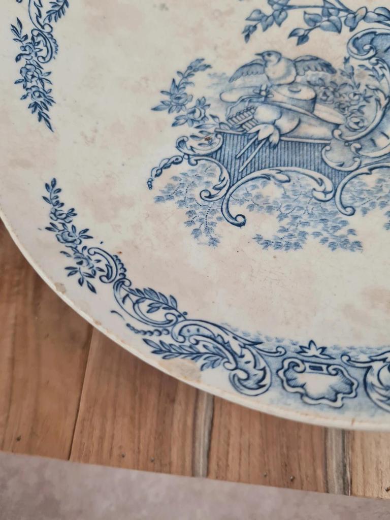 Compotier ancien sur pied – Faïence bleue – Au Lion de Faïence, 90 rue de Rivoli, Paris
