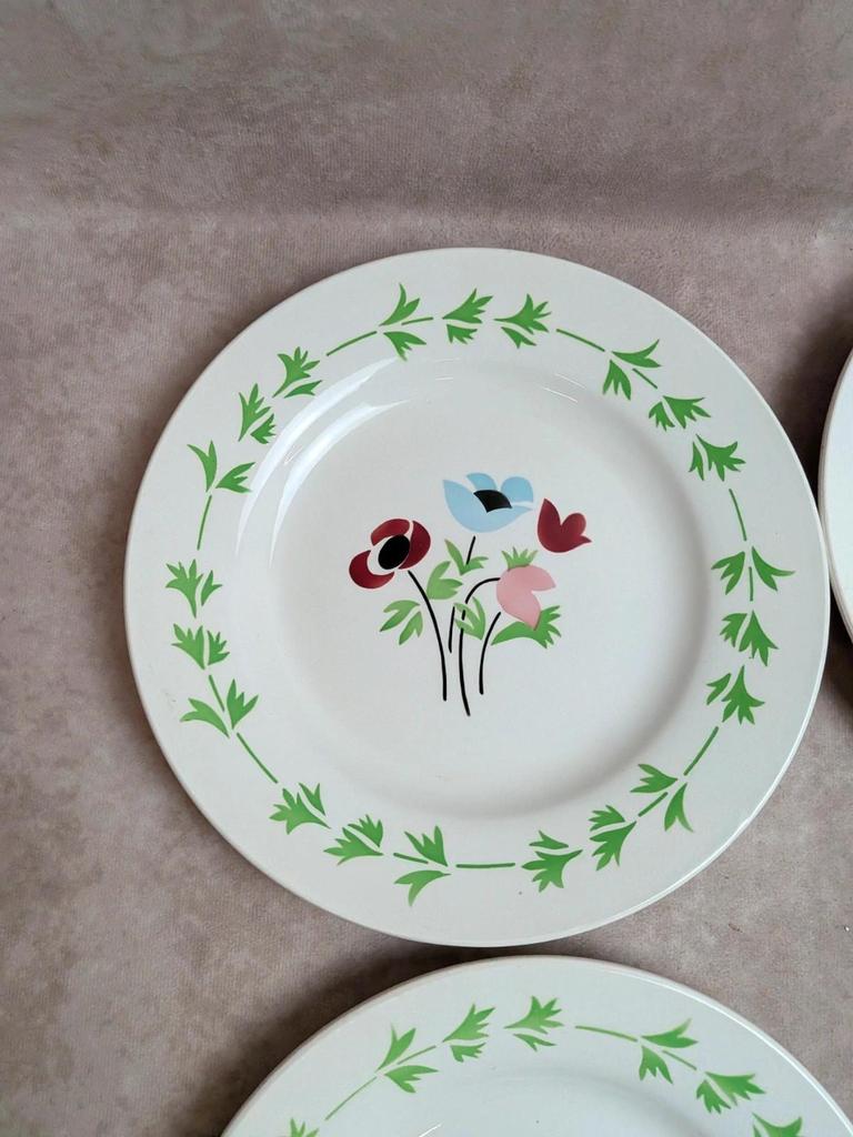 Lot de 9 assiettes plates en terre de fer Digoin Sarreguemines – Modèle Poupette – Vintage