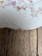 Lot de 3 assiettes anciennes en porcelaine décor floral