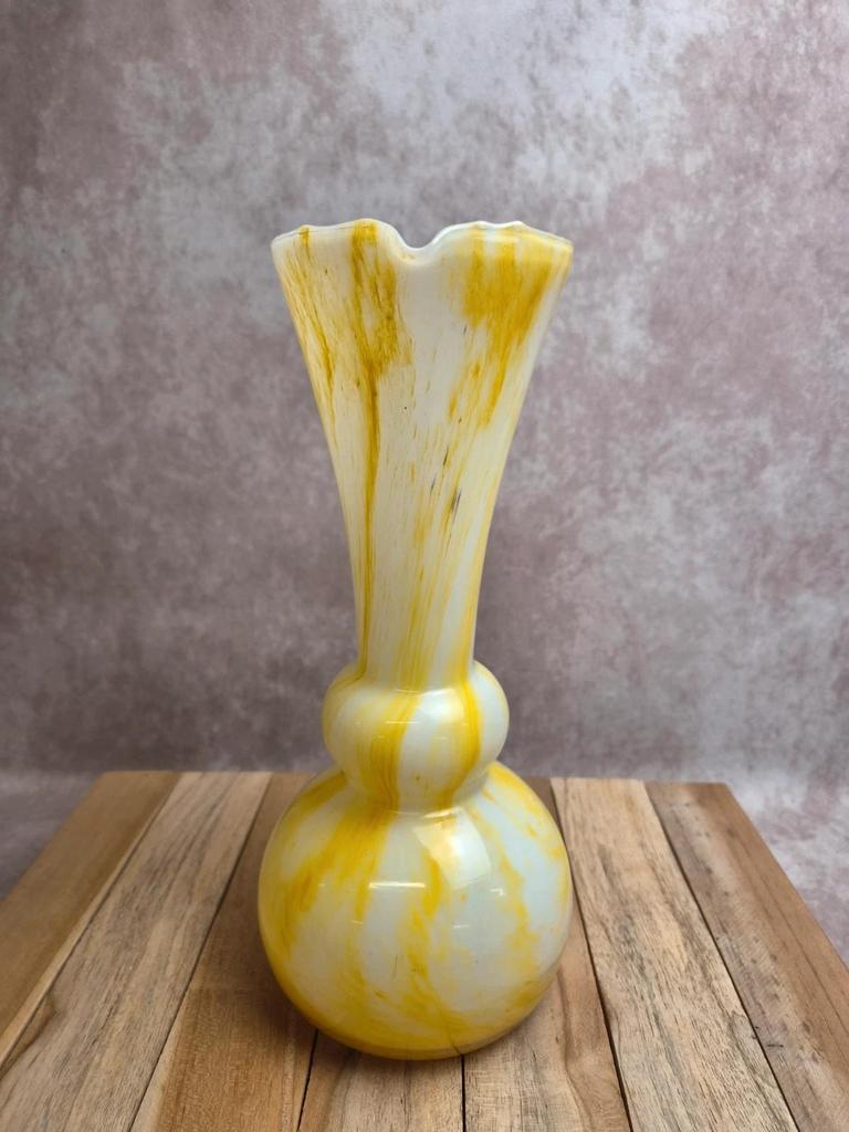 Grand pichet aiguière en verre soufflé italien jaune et blanc – années 60/70