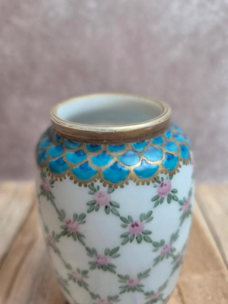 Vase Legras & Cie Saint-denis Paris en opaline, Décor Quadrillage Pompadour, Art nouveau