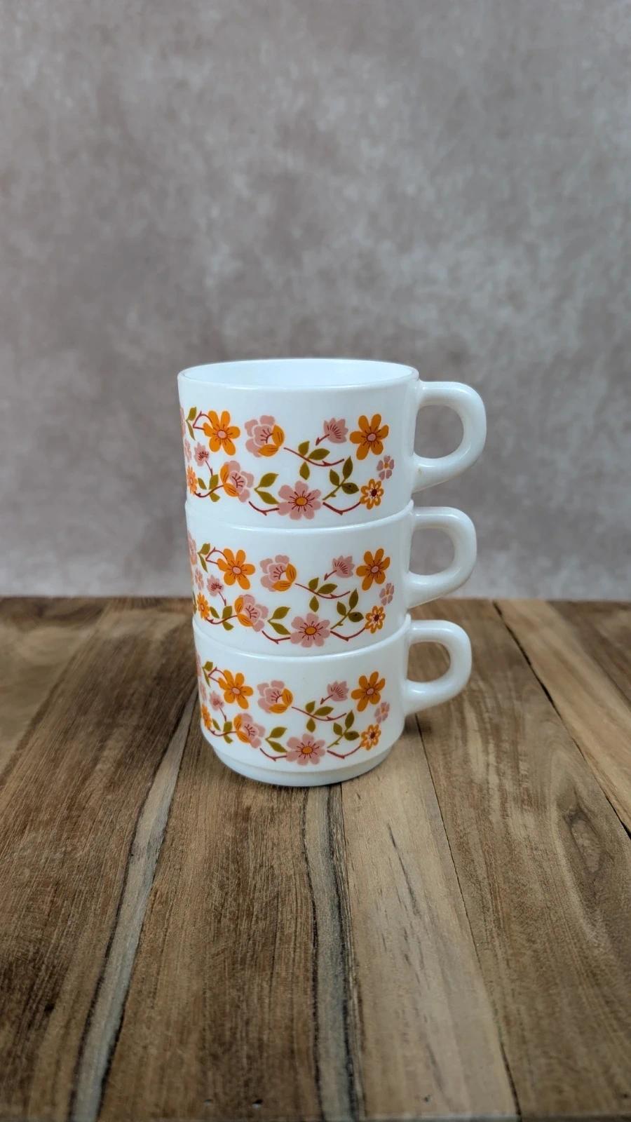 Lot de 3 tasses Arcopal vintage à fleurs orange