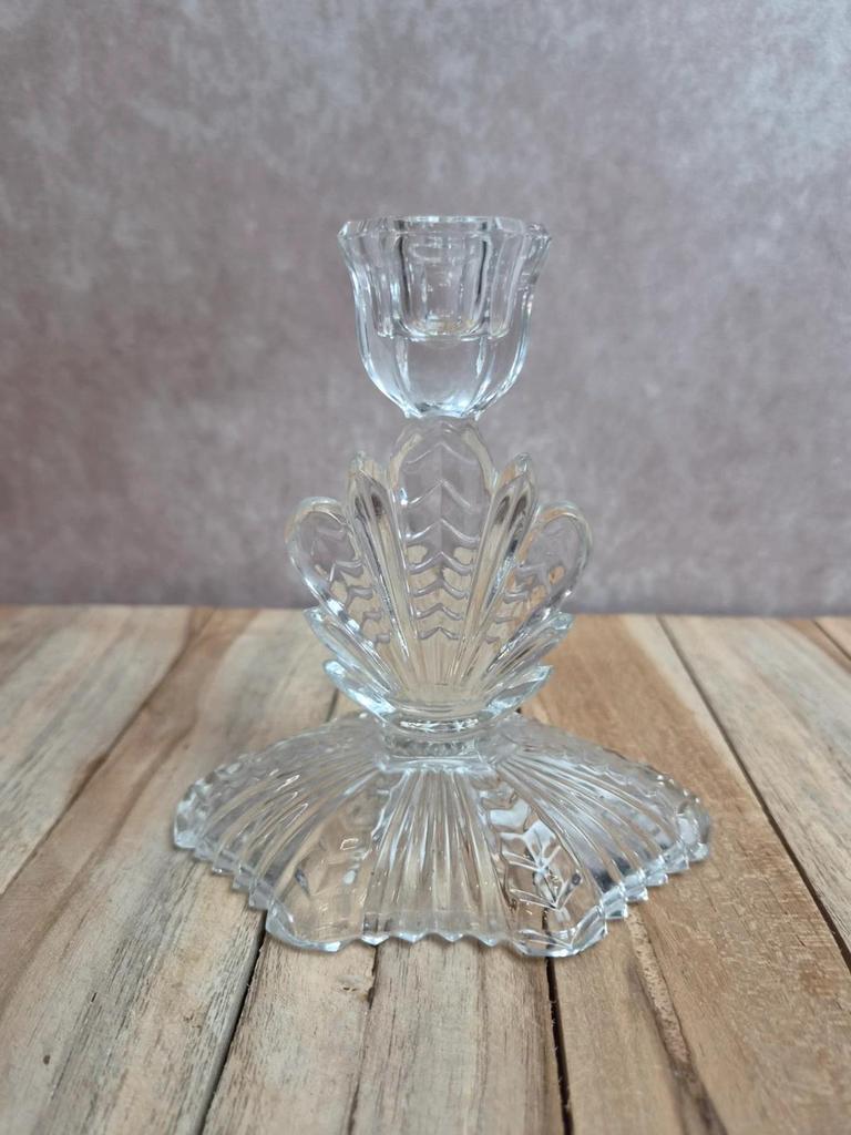 Bougeoir ancien en verre moulé pressé – décor Art déco
