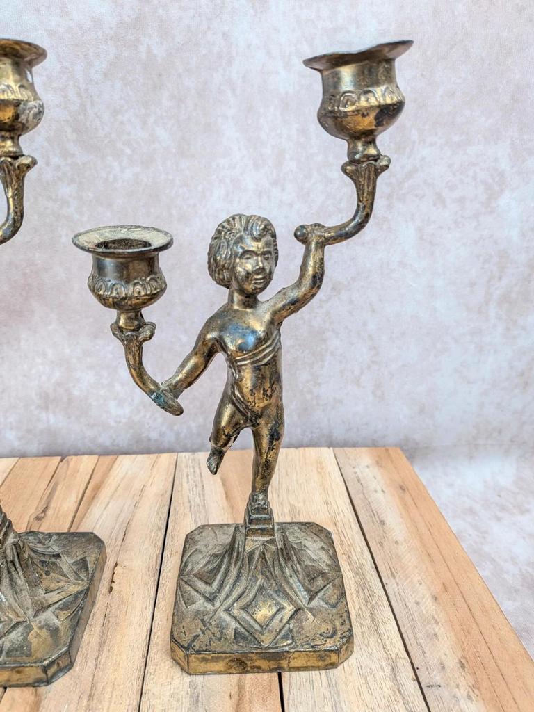 Paire de chandeliers en laiton à putti – 2 feux – vintage