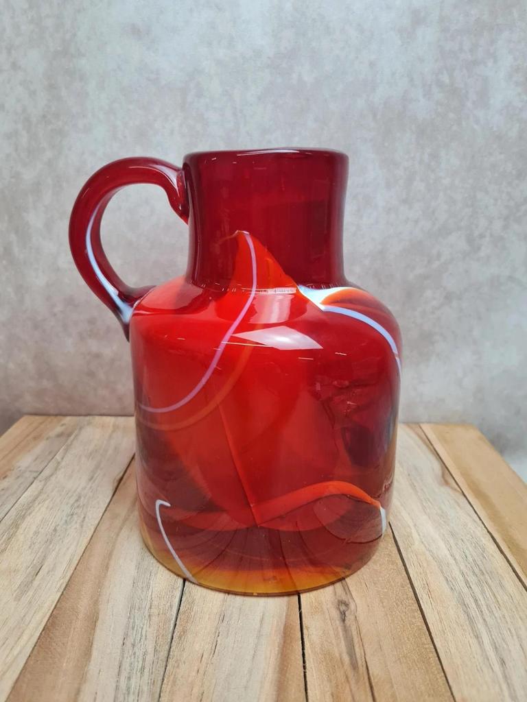 Vase / cruche en verre soufflé rouge – style Murano – pièce vintage années 70