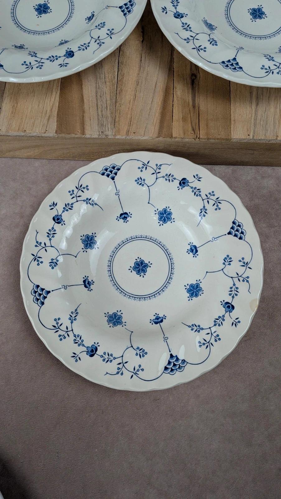 Lot de 3 assiettes creuses + plat – Myott Finlandia – Angleterre