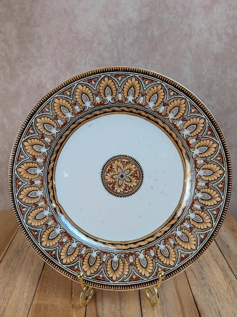 Assiette ancienne en terre de fer – Grecian Border – Faïence anglaise Xixe