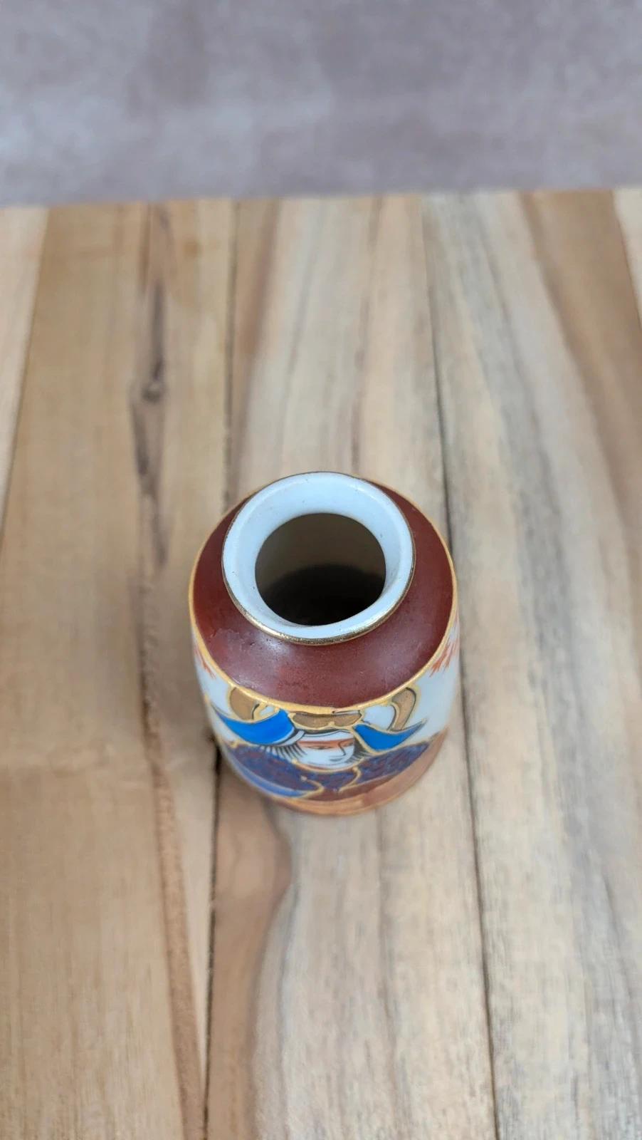 Vase miniature asiatique – décor samouraï