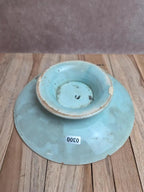 Ancien petit compotier en barbotine majolique turquoise – décor végétal en relief
