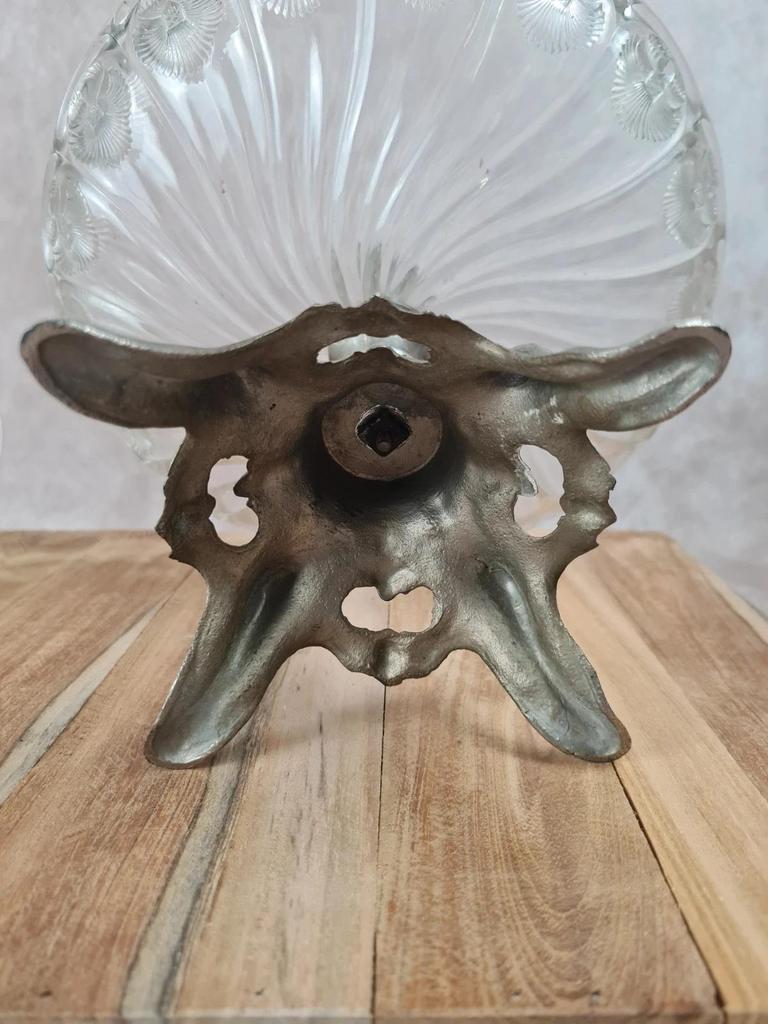 Centre de table ancien en verre moulé et métal argenté