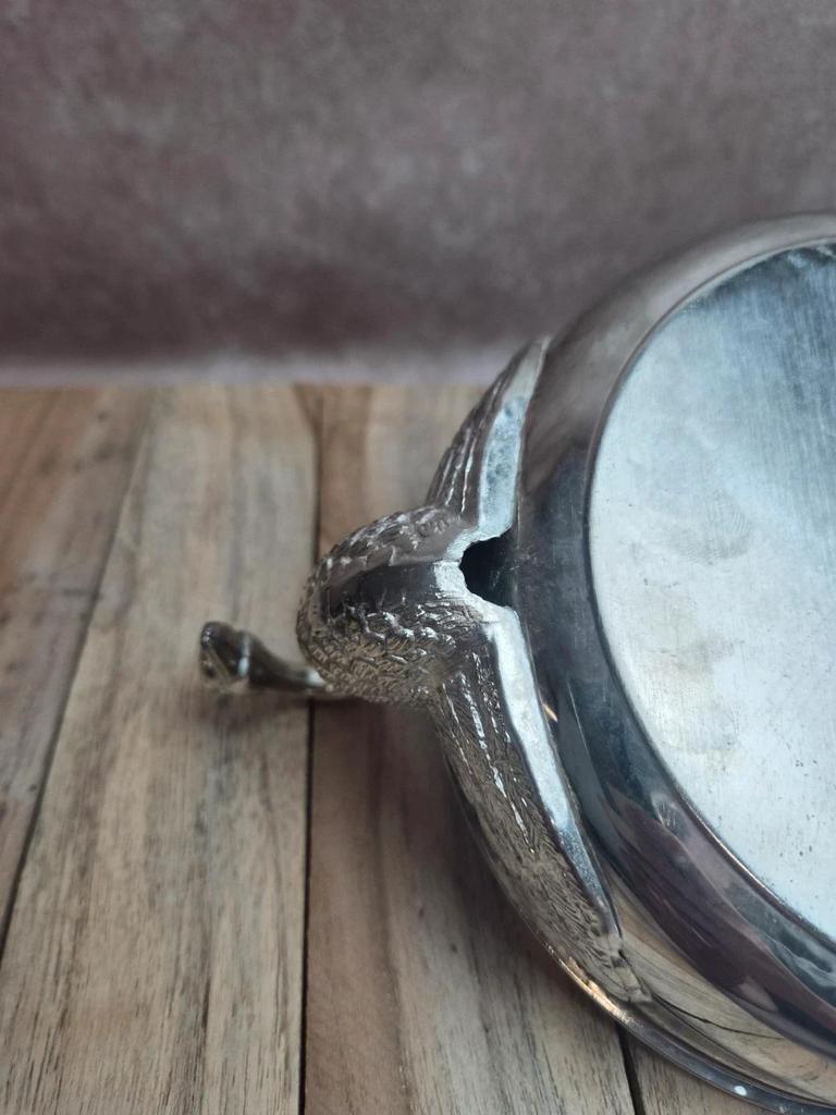 Plat vintage métal argenté aux poignées cygnes