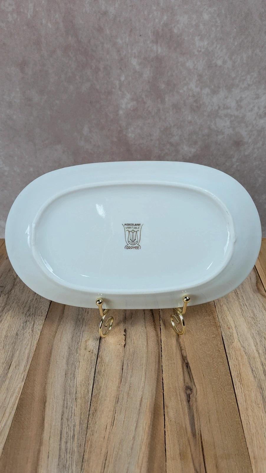 Petit plat ovale en porcelaine Orphée – liseré doré – vintage