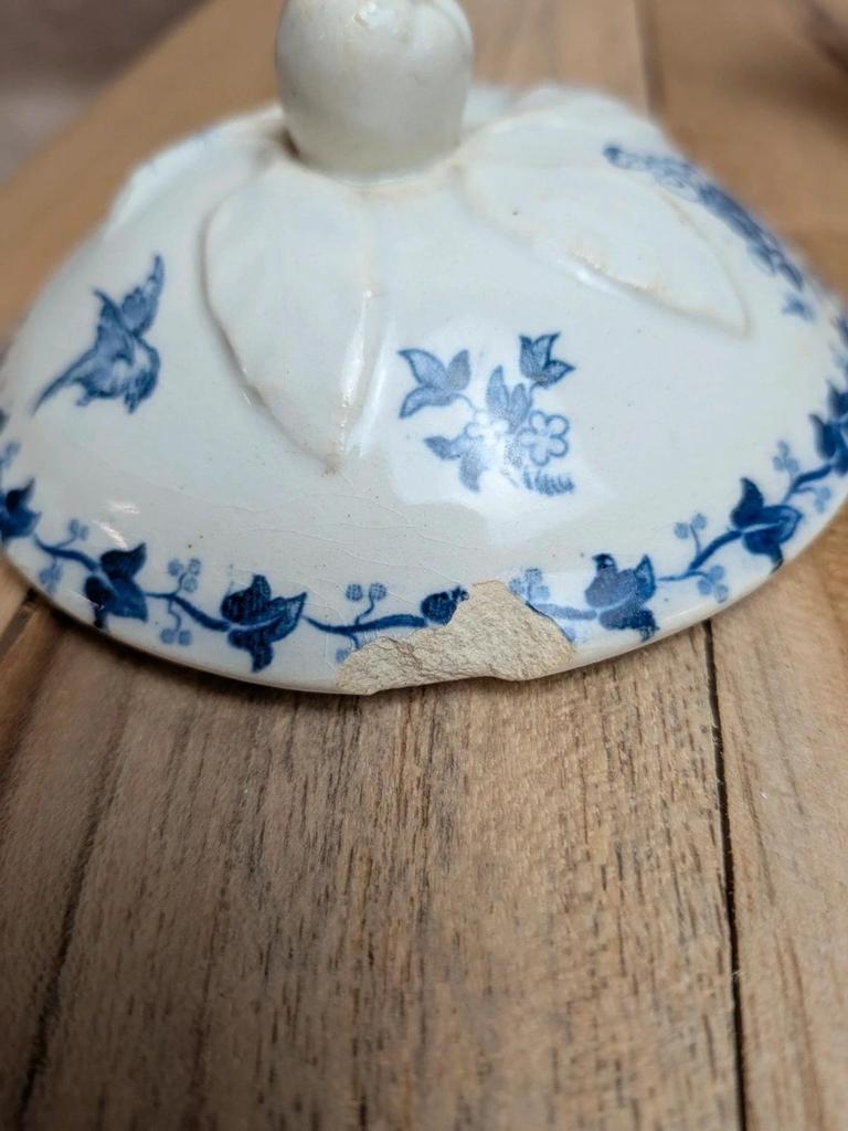 Mini soupière ancienne dinette Gien