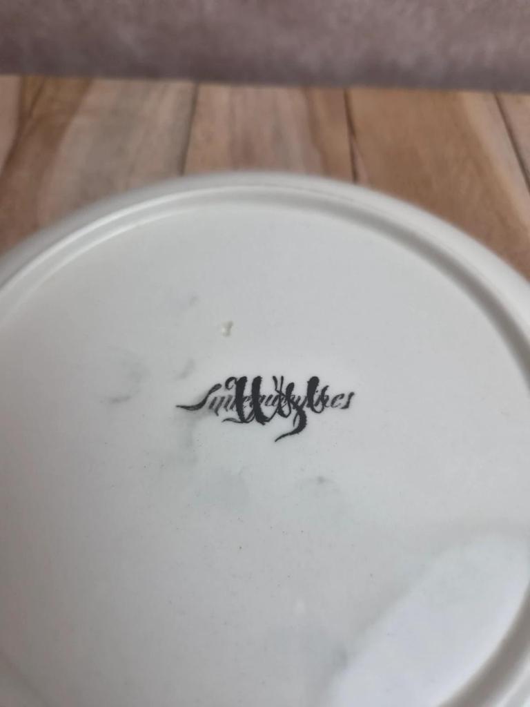 Ancienne tasse à chocolat Sarreguemines – décor abeille – fin Xixe