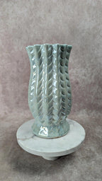 Vase en céramique vintage émaillé vert pâle