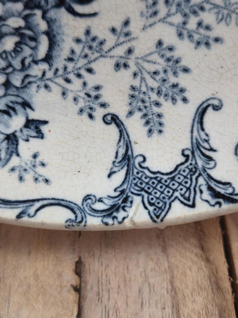 Grande soucoupe en terre de fer Boulenger Choisy-le-roi – modèle Floréal