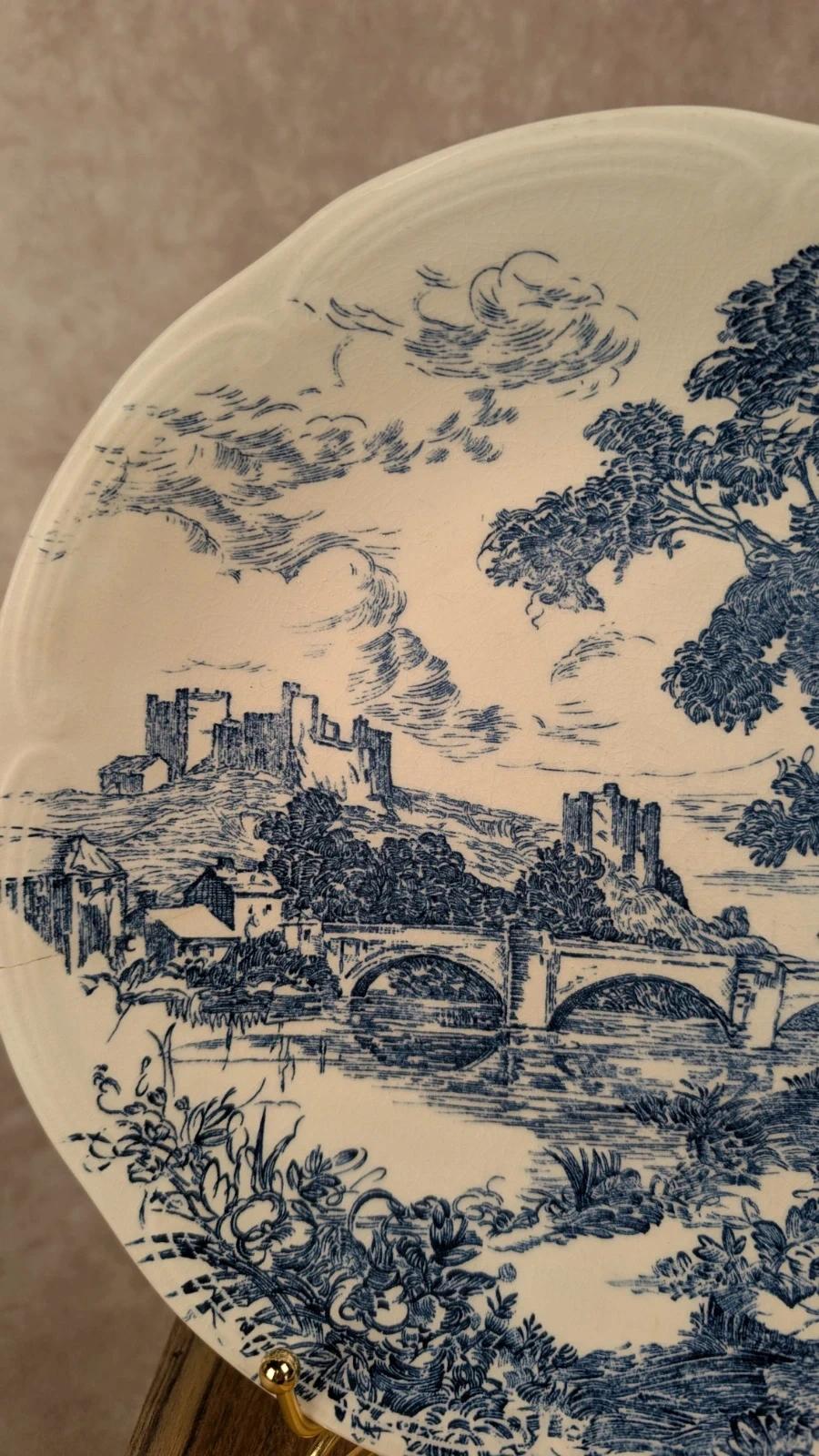 2 assiettes anciennes Gien décor bleu Bp motif paysage