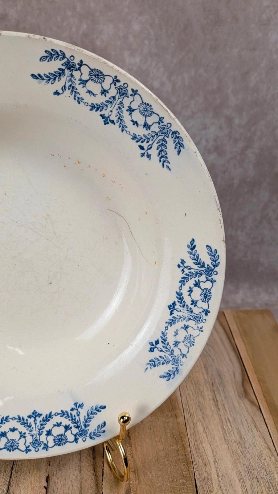 Assiette creuse ancienne en terre de fer Digoin Sarreguemines modèle Jacques – décor bleu