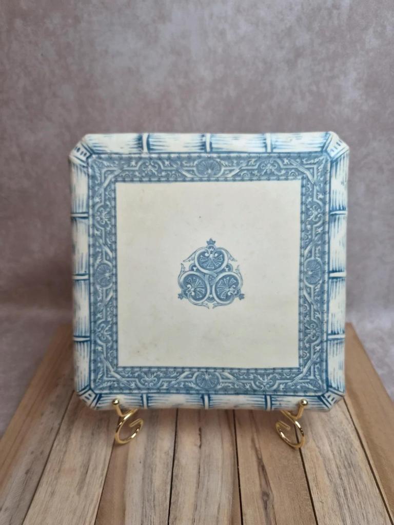 Dessous de plat ancien Creil et Montereau modèle Henry Ii – Terre de fer bleue