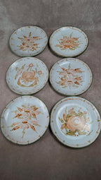 Lot de 6 assiettes plates artisanales signées Maïté – décors peints à la main
